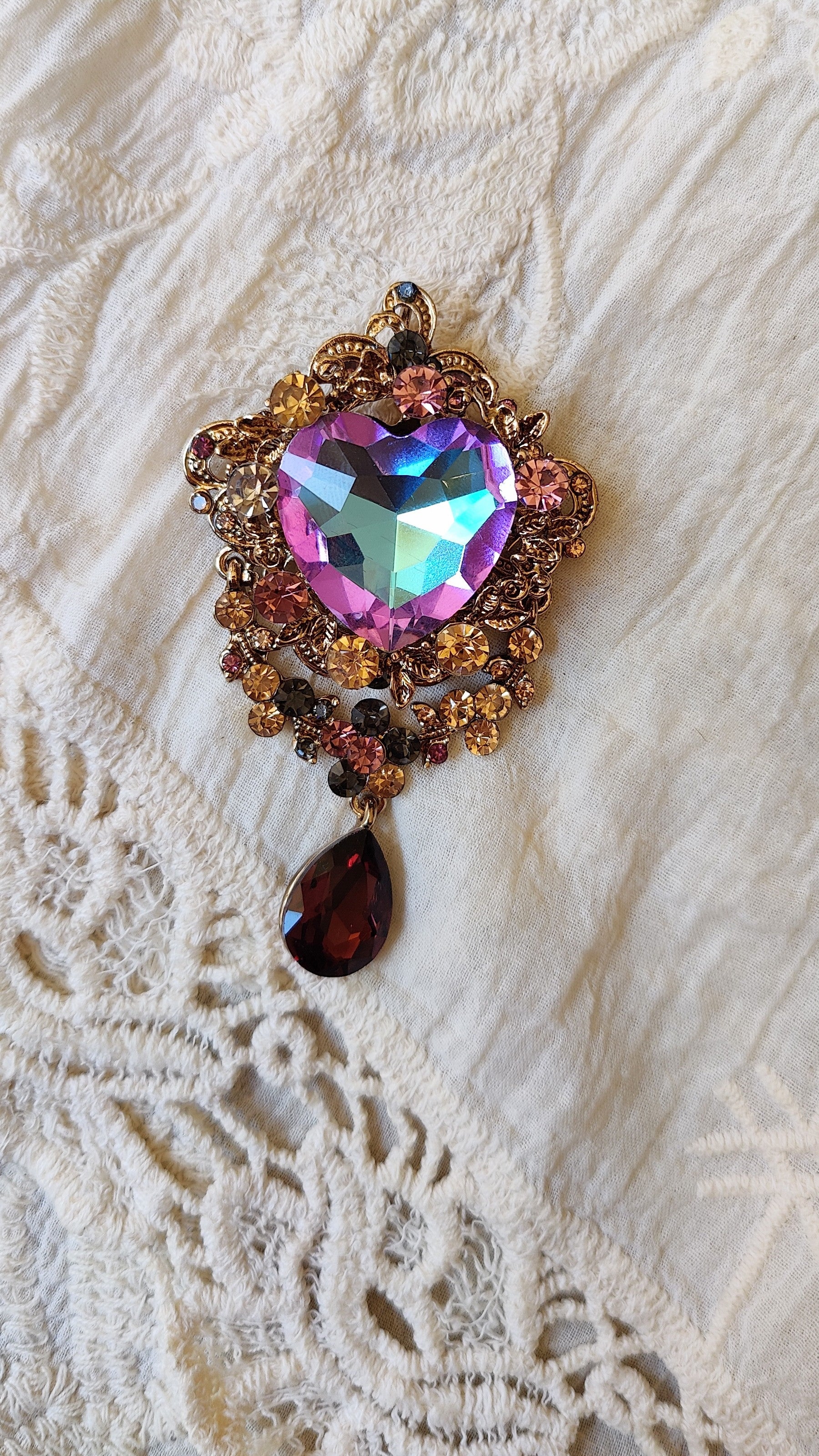 Brooch Queen