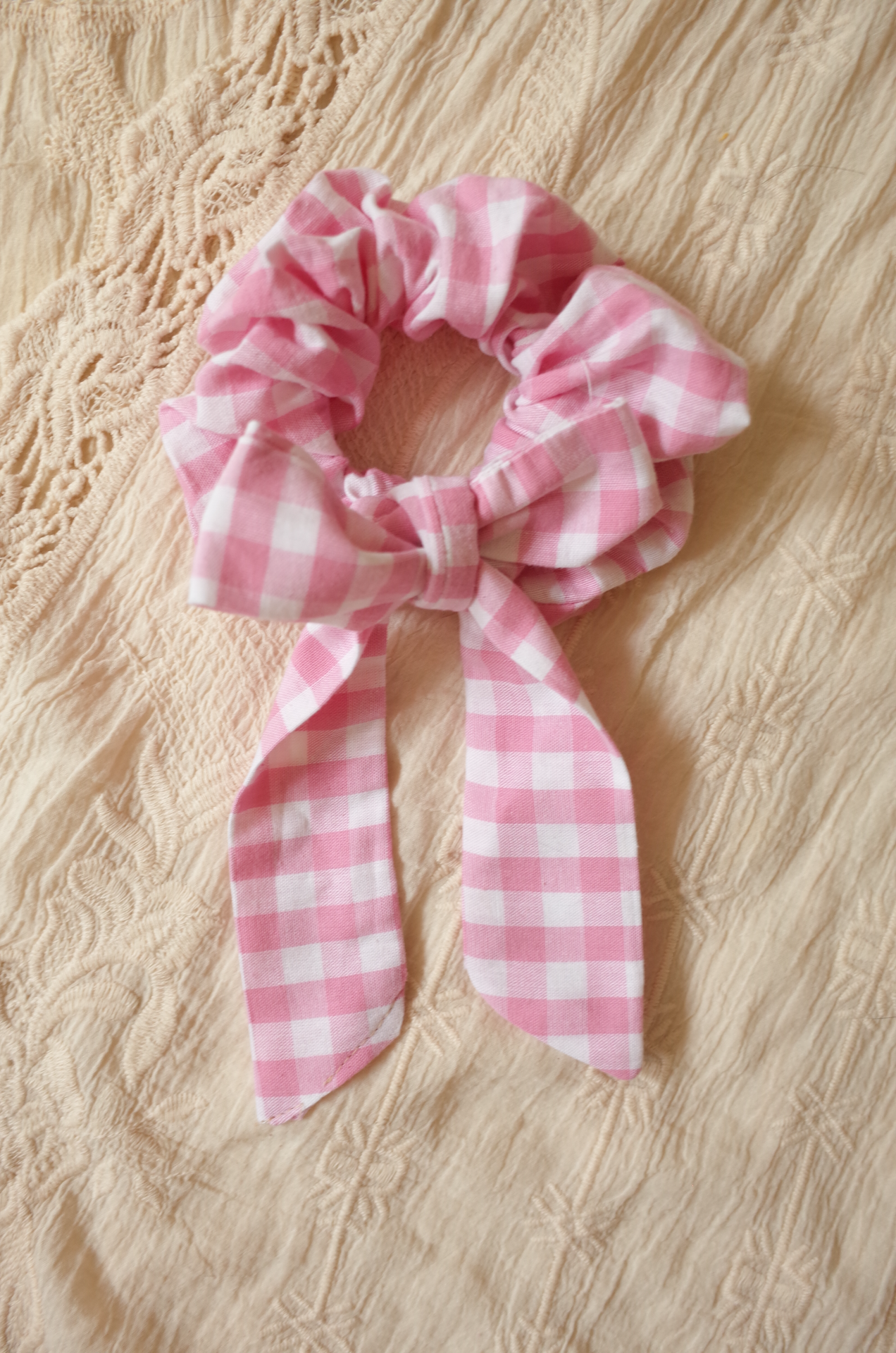 Scrunchie Pink and White