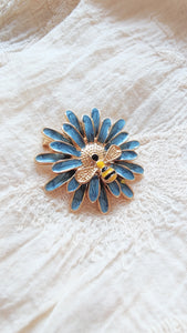 Broche Flower and Bee