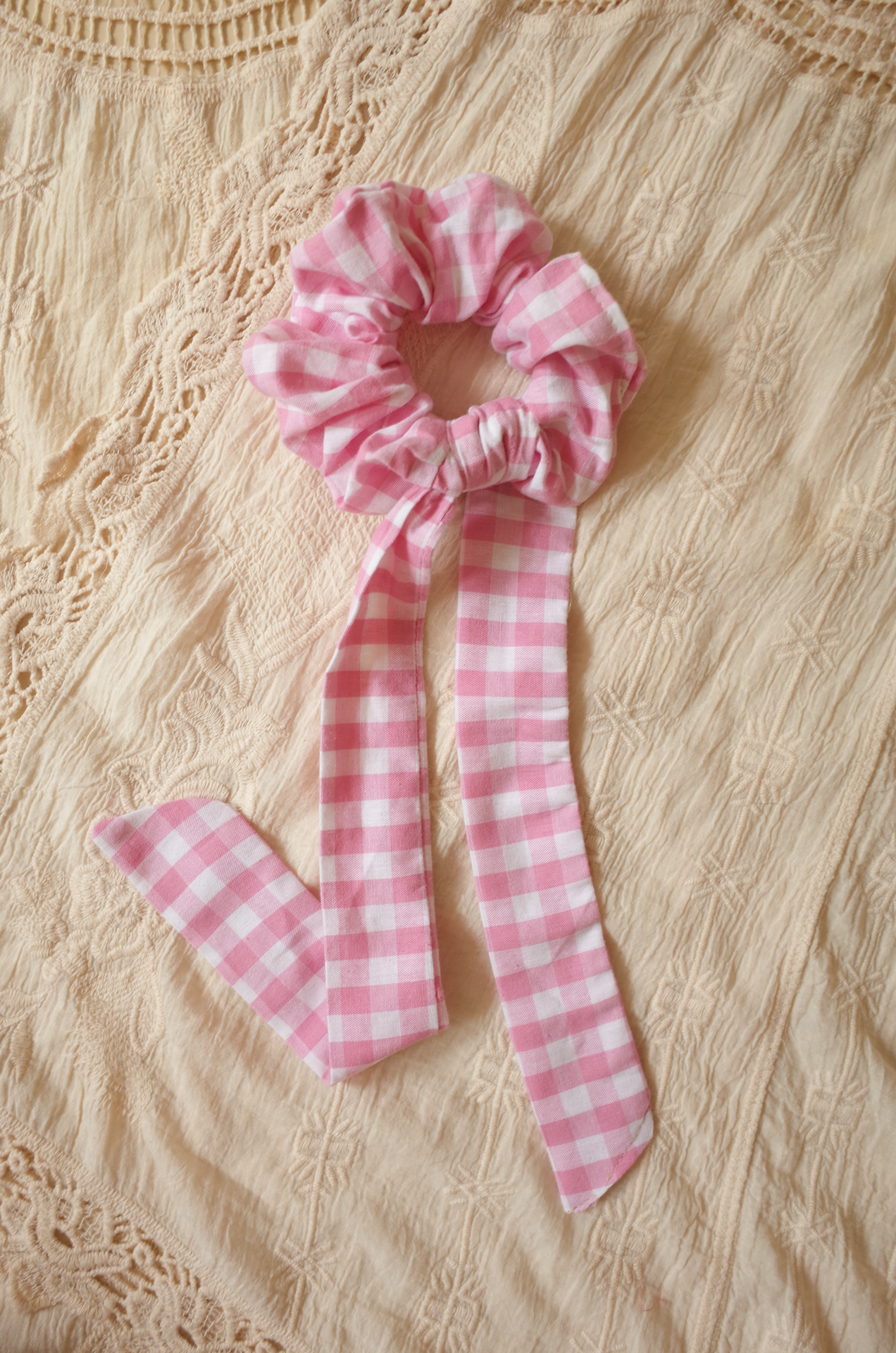Scrunchie Pink and White